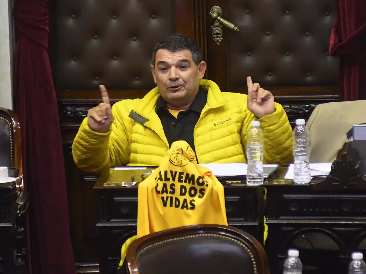 Olmedo promete condecorar a policías que abatan a ladrones