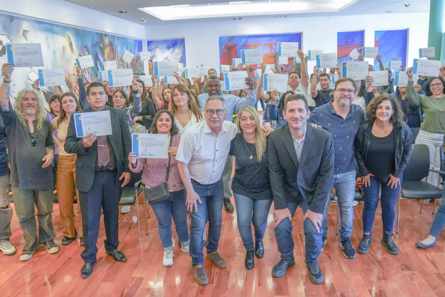 Ituzaingó: Descalzo encabezó entrega de certificados del Programa de Empleo Independiente