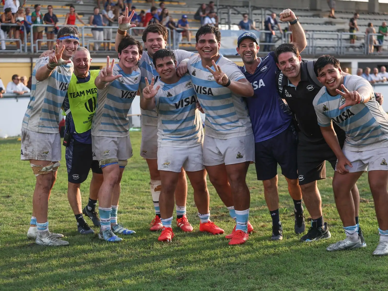 El festejo final de los juveniles argentinos.