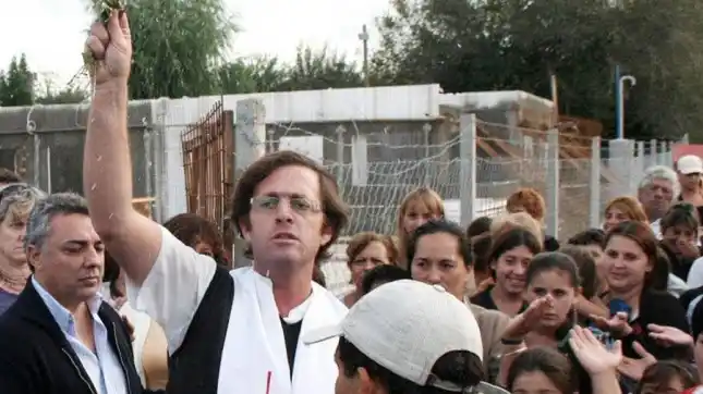 Otro mensaje de Francisco: designó a un cura villero obispo en Lomas de Zamora