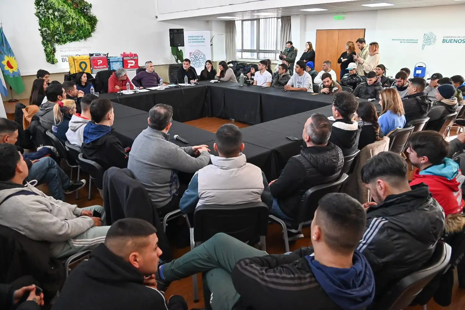 Impulsan una mesa de diálogo con trabajadores de delivery para mejorar condiciones laborales
