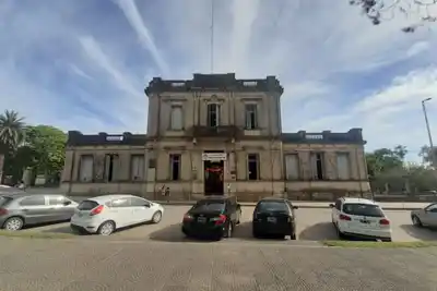 Avanza un proyecto integral de restauración en la Escuela Nº 1 Independencia de Diamante