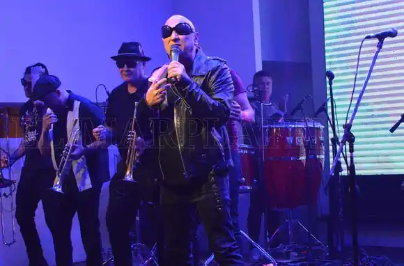 La Mosca cerró un sábado a pura música en Espacio Clarín