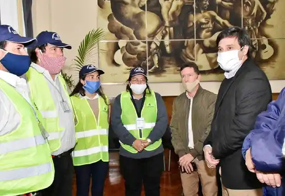 Entrega de indumentaria  identificatoria al personal  de Inspección General