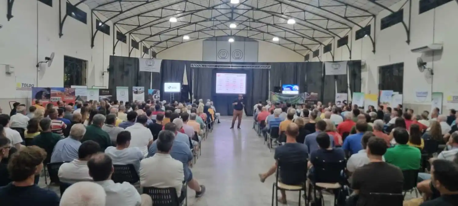 El economista Salvador Distefano analizó “El plan Milei 2025” en Rafaela: “Las retenciones que bajaron van a seguir bajas”