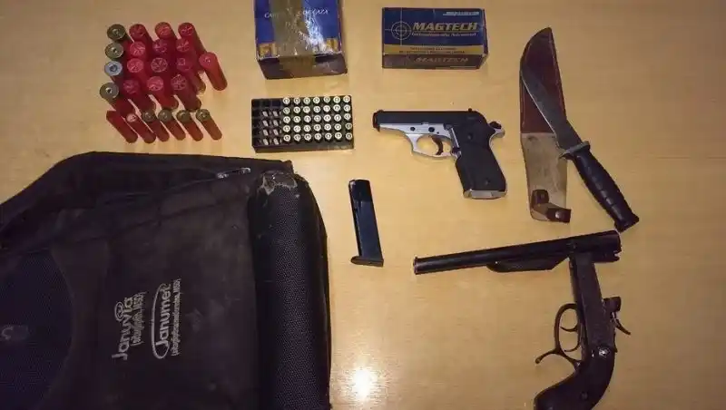 Llevó armas al colegio para matar «a todos» pero llamó a la Policía