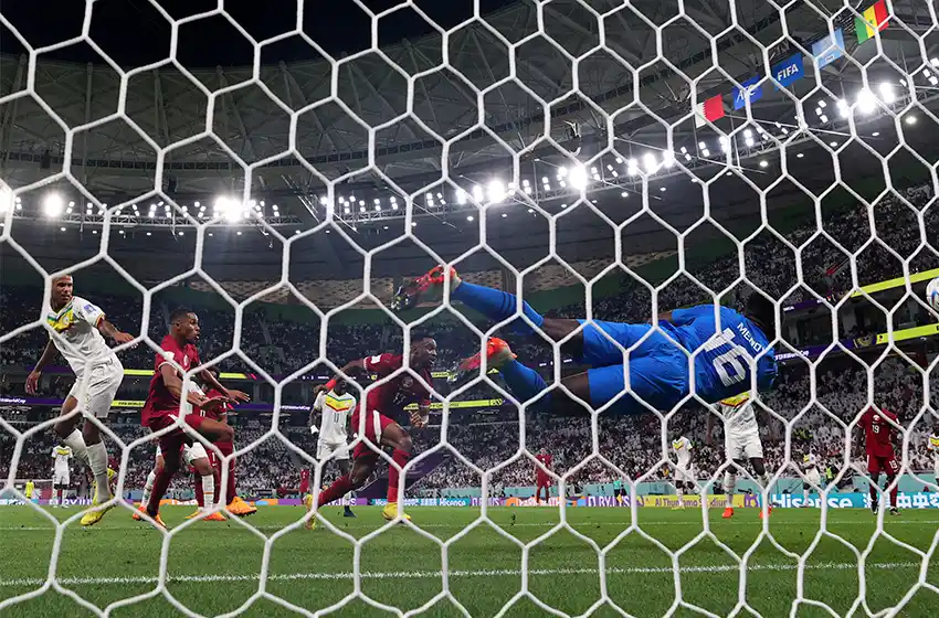 Senegal venció a Qatar y sueña con la clasificación a octavos