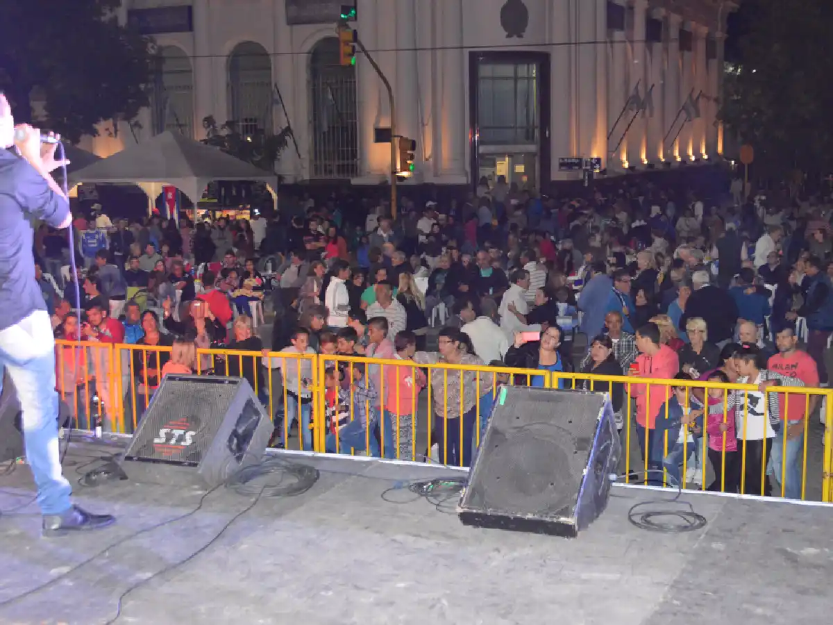 Ya tiene grilla la 5º noche de La Peatonal de la 25