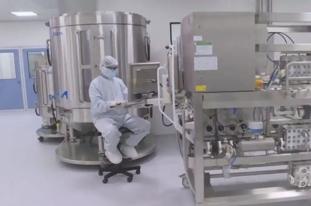 Por falta de envases no se entregan millones de dosis de AstraZeneca