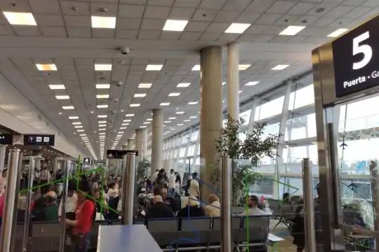 Casi 7.000 pasajeros demorados en Aeroparque y Ezeiza por una asamblea