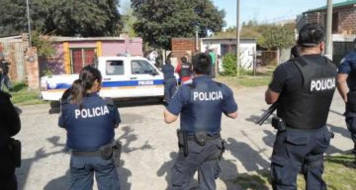 Desalojaron a una familia  tras momentos de tensión
