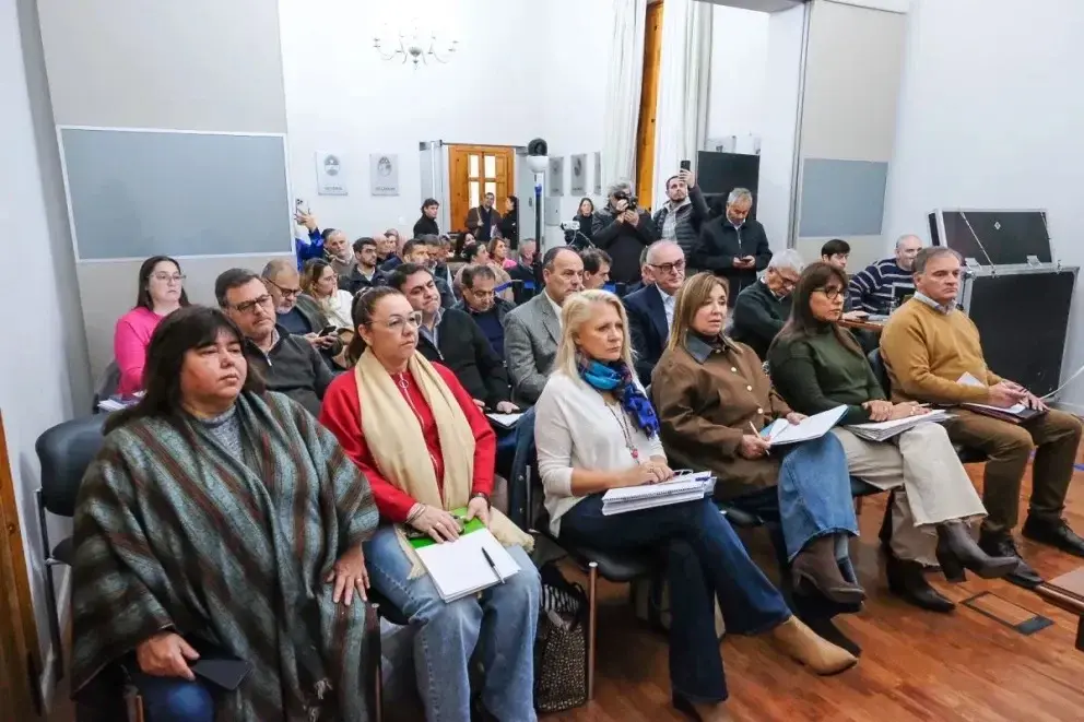 La reforma previsional suma nuevas voces: gremios municipales, jubilados y UPCN expondrán ante el Senado