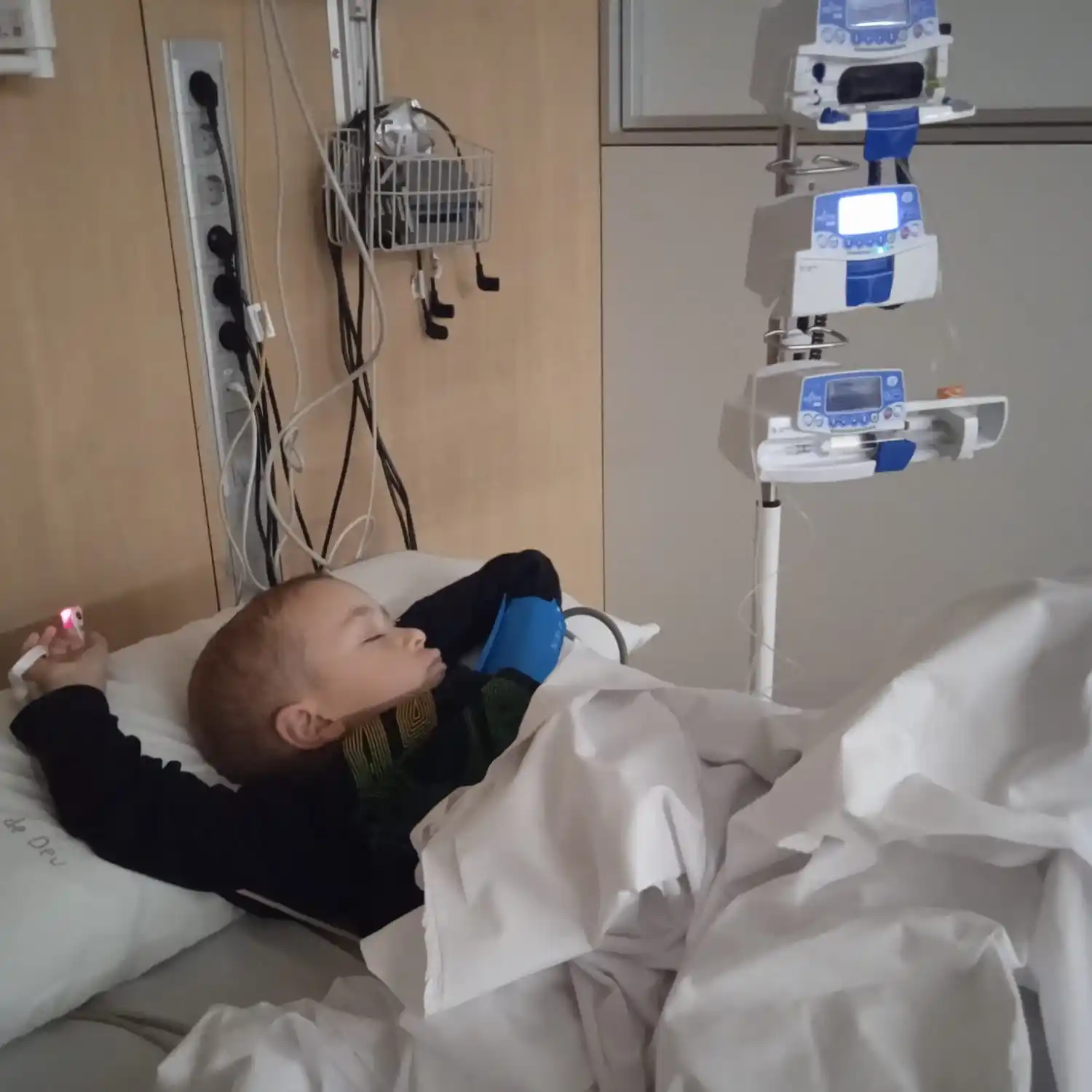 Nico, un pequeño luchador en Barcelona.