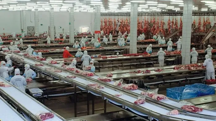 Crisis en el frigorífico que fabrica las hamburguesas más populares de la Argentina