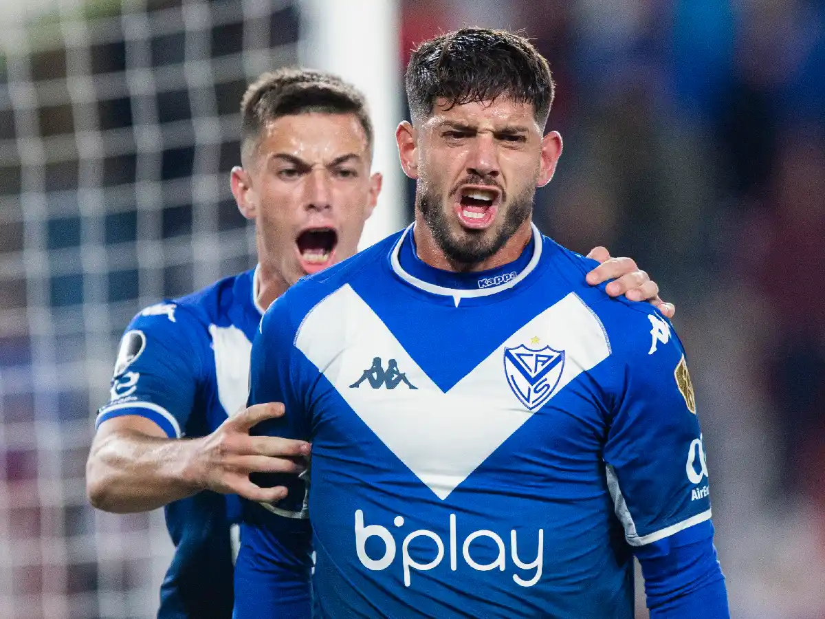 Vélez ganó y sueña