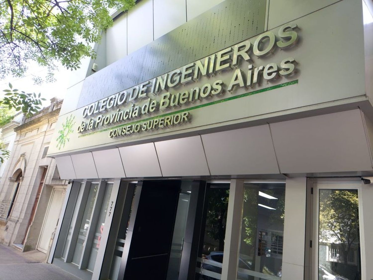 "Lo que necesitamos es un proceso de inversión sostenida", exigió.