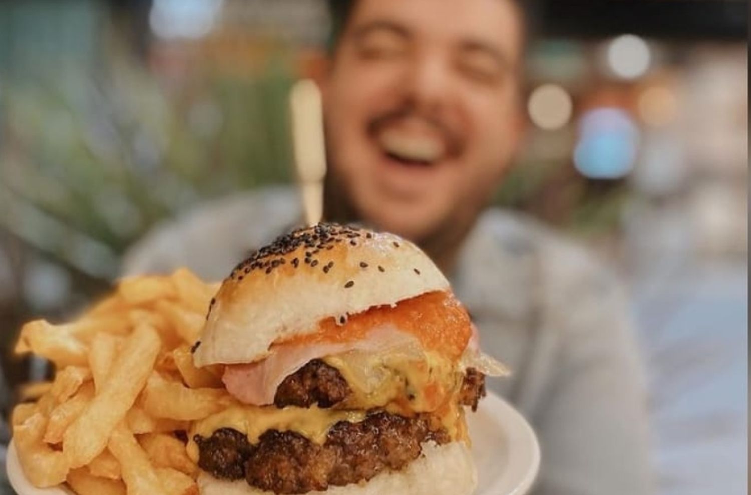 "Dondecomemos": un marplatense en la búsqueda de conectar sabores con personas