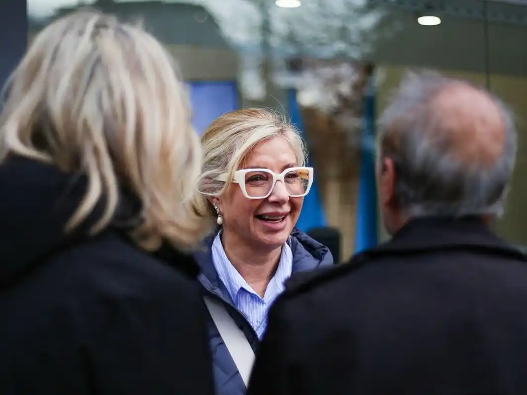 Más temprano había tenido una reunión en los barrios Las Avenidas y Peralta Ramos Oeste.