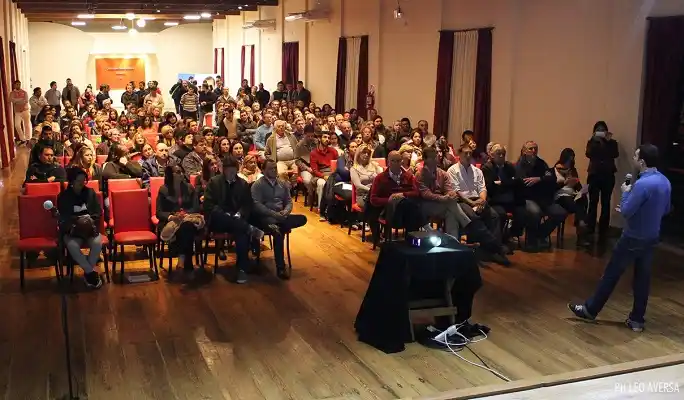 Piaggio continúa trabajando junto a los militantes