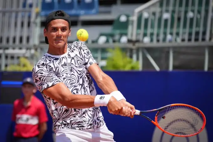 Coria sacó adelante su duelo con Monteiro.