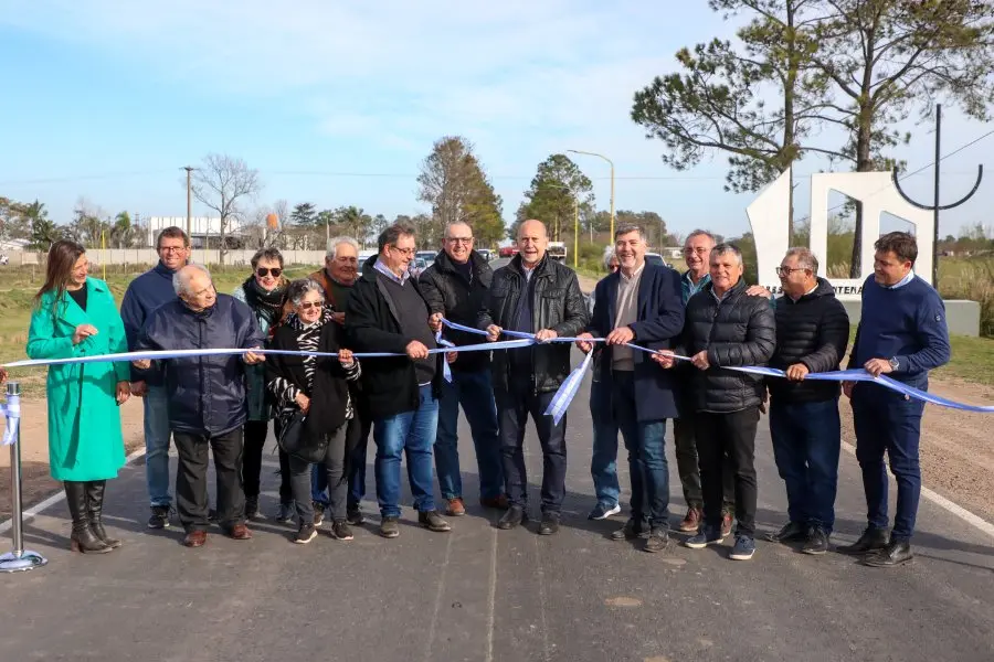 Perotti inauguró obras viales en Moises Ville y Virginia