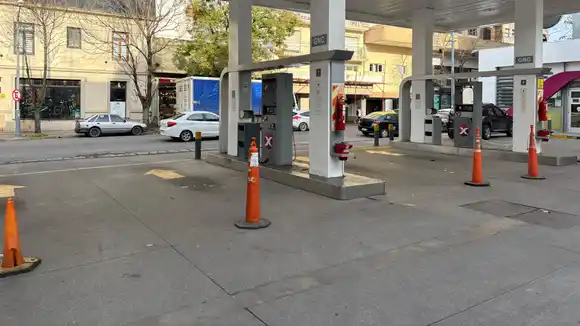 Crisis del GNC en Mar del Plata: estaciones sin suministro y largas búsquedas para cargar
