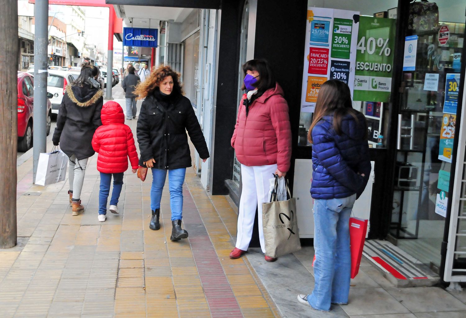 Con buenas ventas para el Día del Padre, las promociones con tarjeta son lo más buscado