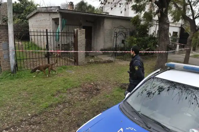 Mataron a golpes y puntazos a una mujer en su casa