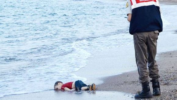 Condenan a 125 años de cárcel a los tres traficantes responsables de la muerte del niño Aylan Kurdi