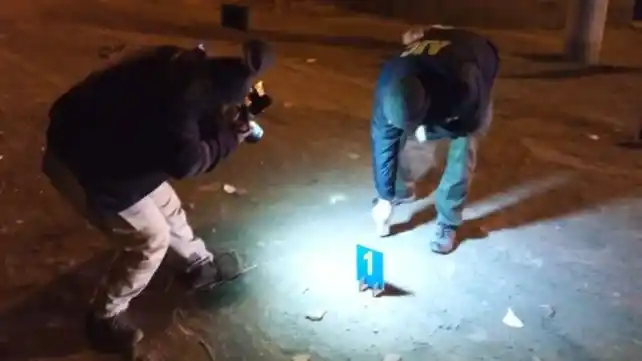 Doble homicidio: acribillaron a balazos a una mujer y a su hija adolescente en Rosario
