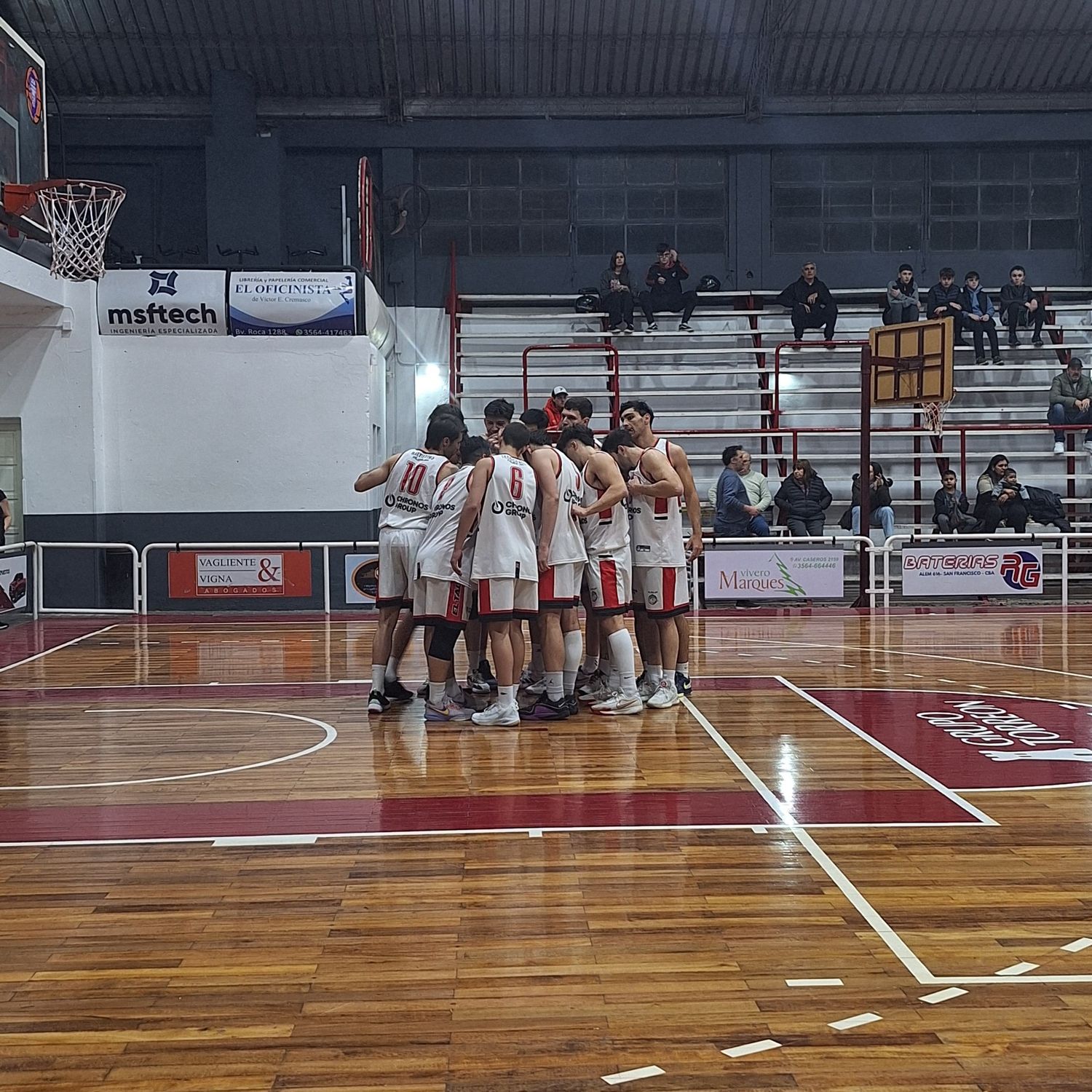 El equipo de Salles cayó en la ruta.