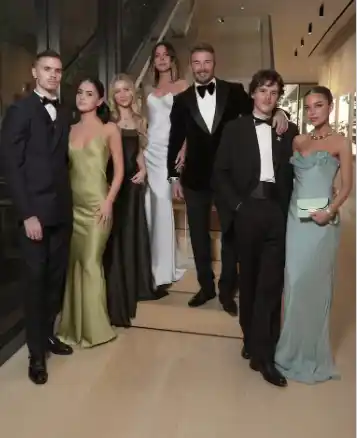 La familia Beckham completa con sus respectivas parejas