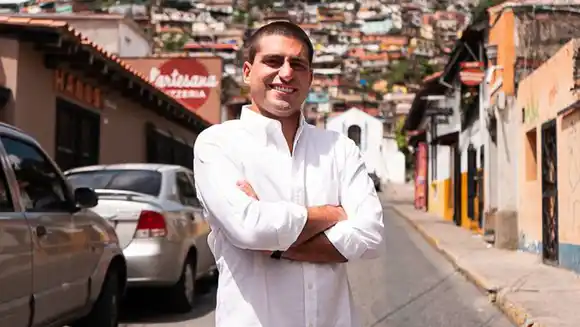 ¡VERGONZOSO! Por violencia y hostigamiento a mujeres investigarán a concejal electo de El Hatillo