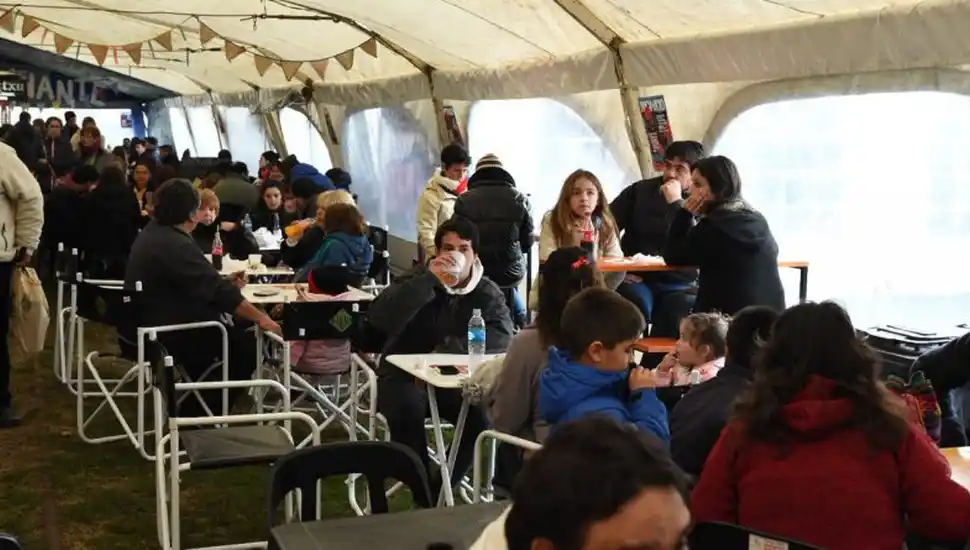 Lincoln: Hasta el domingo los vecinos podrán visitar la feria y el patio de comidas en “La Estación”