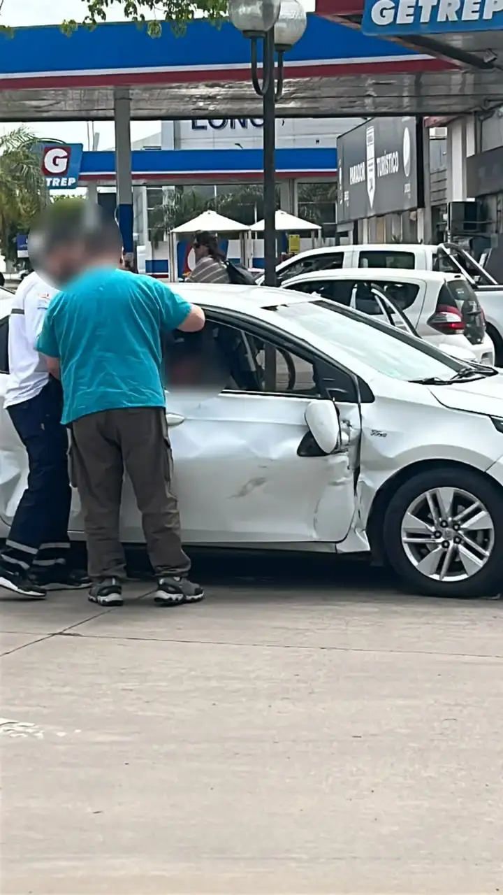Accidente de tránsito bv roca y av ángela de la casa - 2