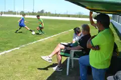 Adrián Domenech estuvo observando juveniles en C. A. Urquiza