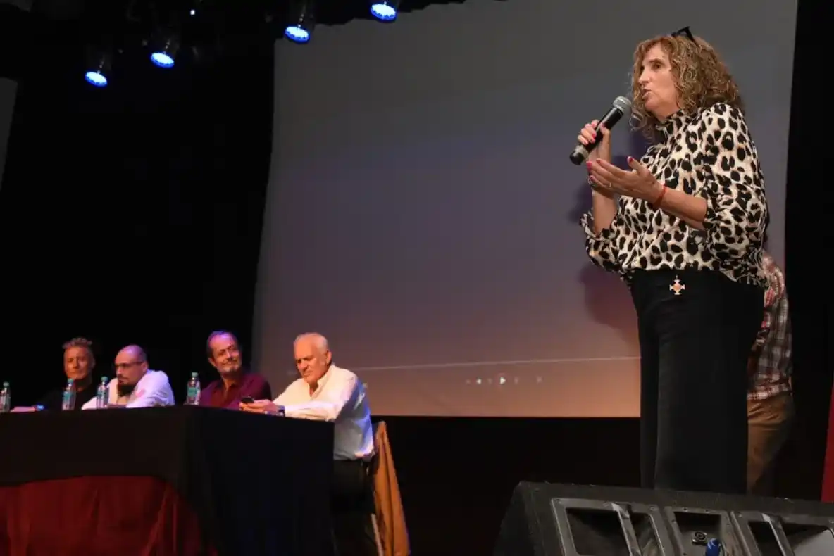 Charla Consumos Problemáticos - 1