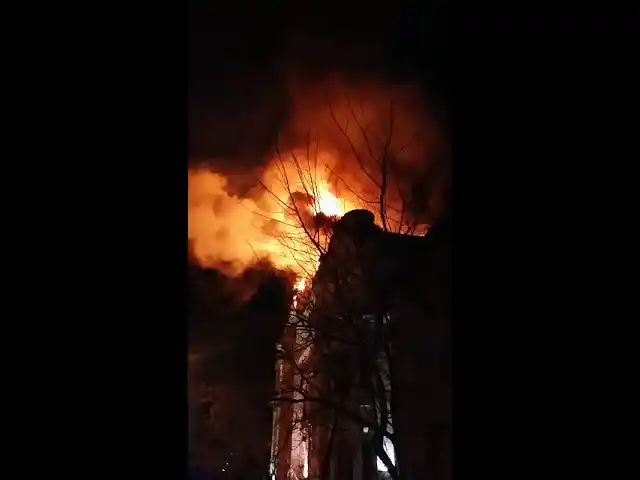 Impresionante incendio en la sede del Banco Nación de Bahía Blanca