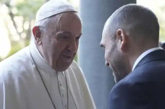 El papa Francisco sumó a Martín Guzmán a la Academia Pontificia de Ciencias Sociales