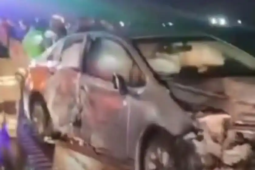 Autopista a Santa Fe: choque entre autos dejó dos heridos