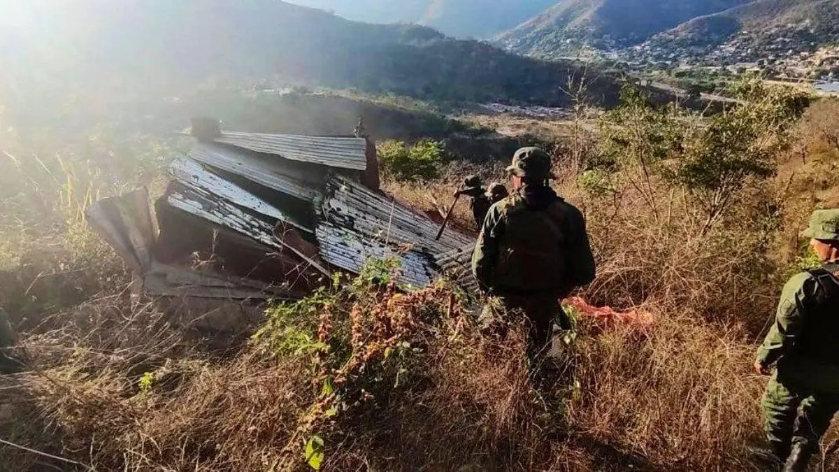 FABN desmanteló 14 garitas de malandros en la Autopista Regional del Centro (+Fotos)