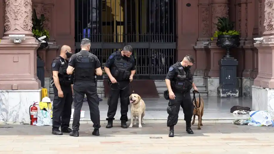 Falsa amenaza de bomba en la Casa Rosada: El llamado se hizo desde Olavarría