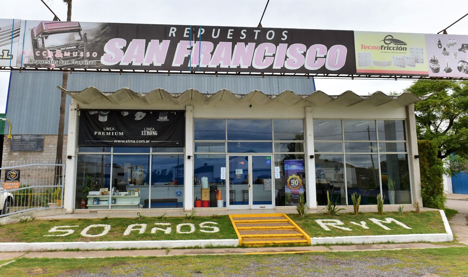 La casa de Repuestos San Francisco Racca y Musso, en Av. Rosario de Santa Fe 961.