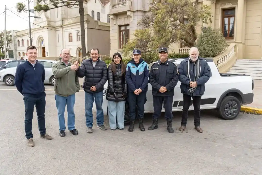 Juárez: el municipio adquirió una camioneta para fortalecer la Secretaría de Seguridad