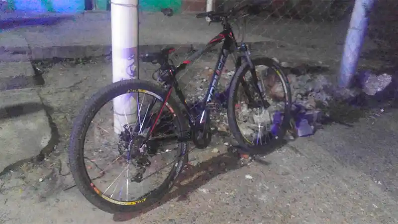 Compró una bicicleta robada minutos antes, buscó a su dueño y se la devolvió