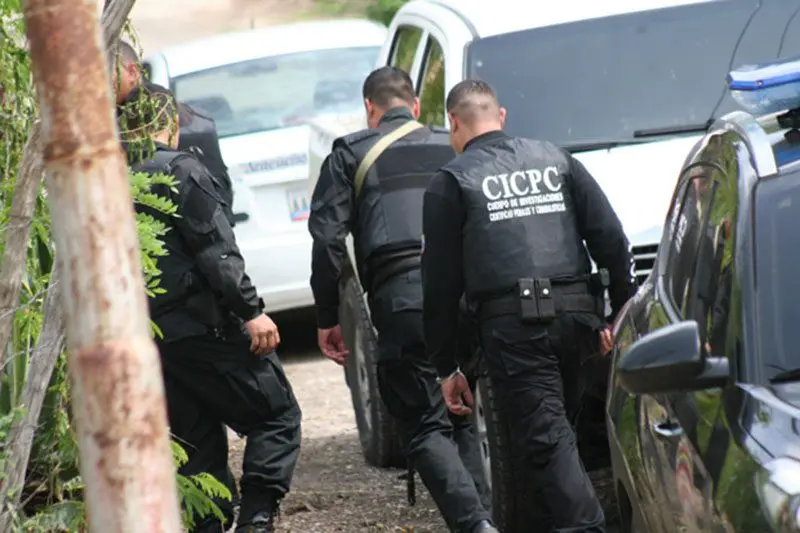 Nuevo enfrentamiento entre delincuentes y policías AZOTA la parroquia La Vega
