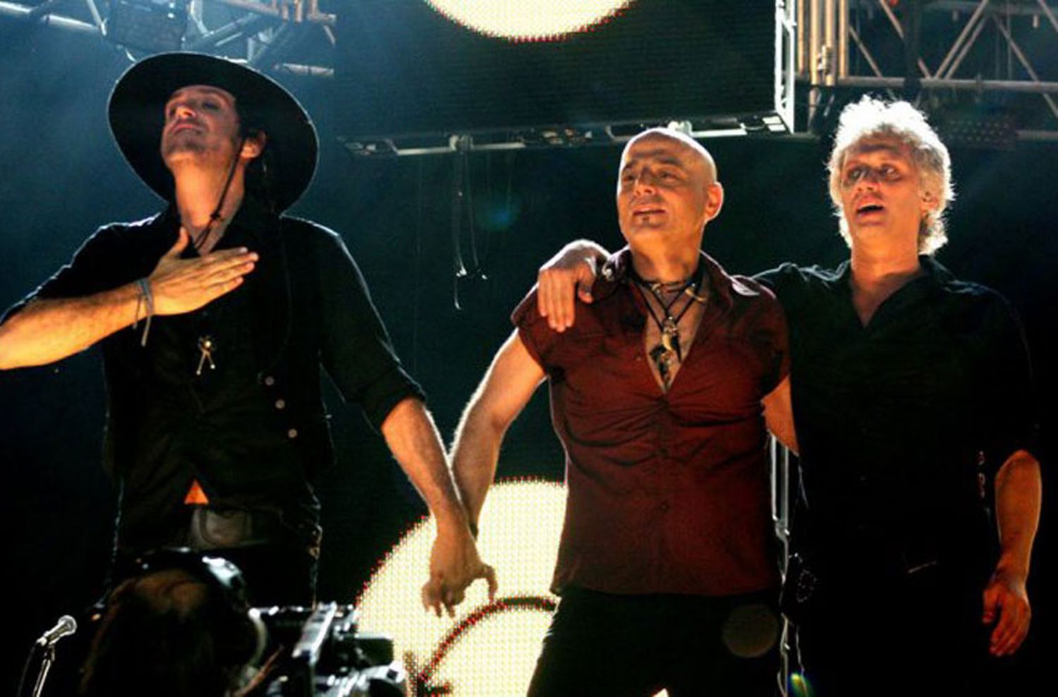 ¿Vuelve Soda Stereo con Bono o Chris Martin como vocalista? Los fans dicen que no