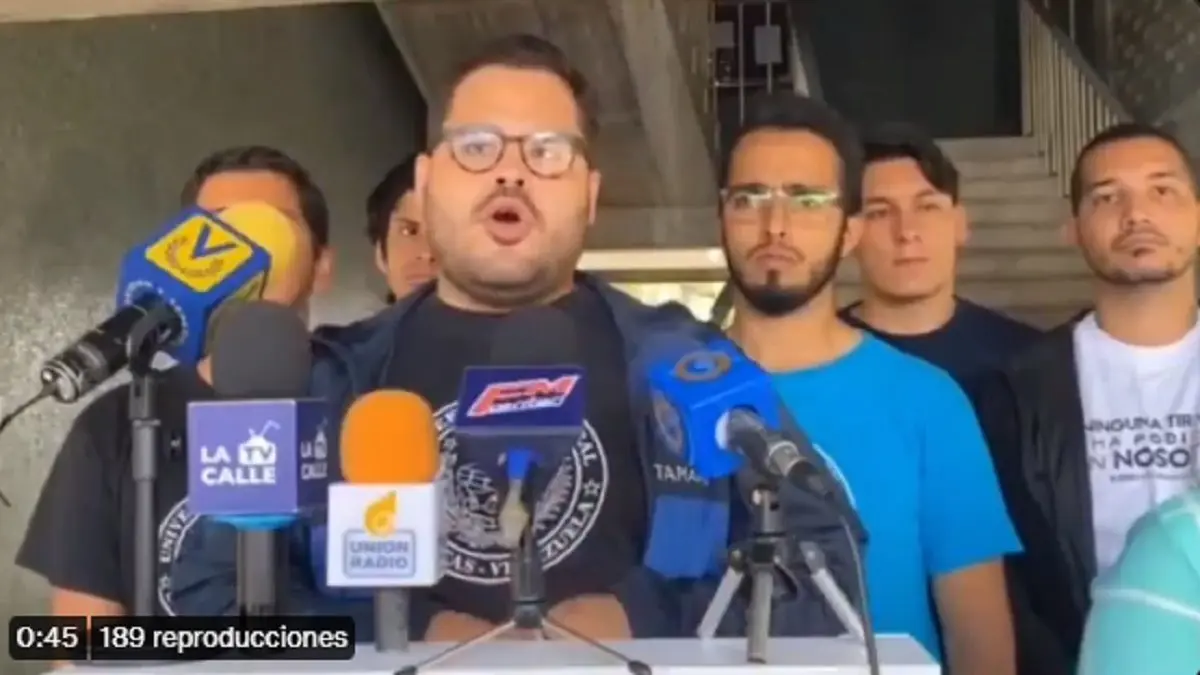 «Señora Lucena, ¿qué hace usted con $5?» La pregunta que se hacen estudiantes universitarios ante aumento de beca