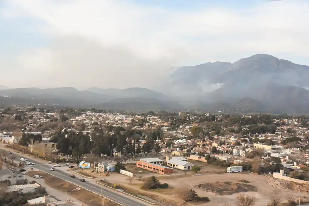 Humo en Cerro Uritorco