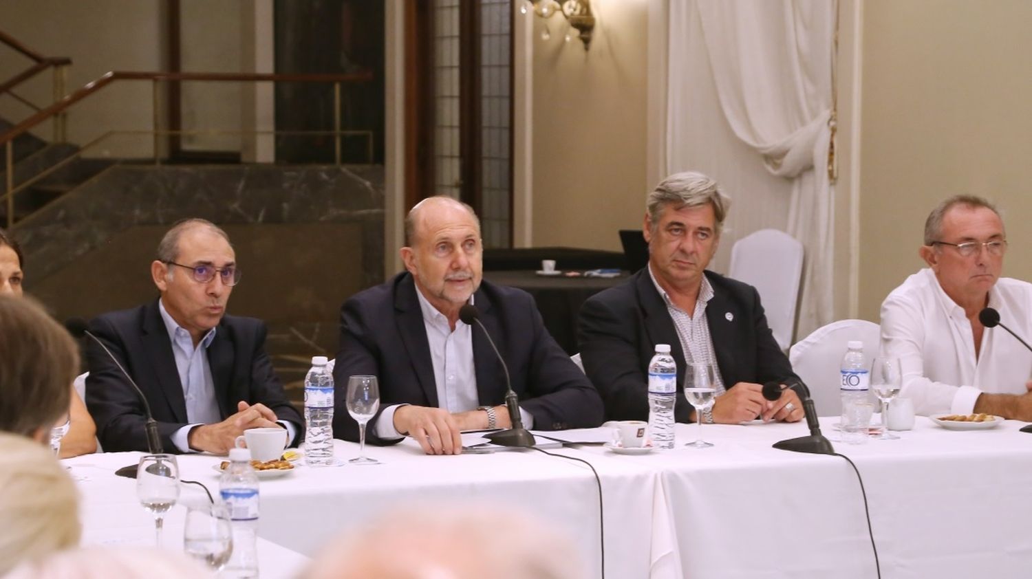 Perotti se reunió en Rosario con autoridades y representantes del sector agropecuario